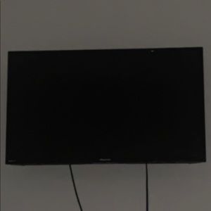 TCL ROKU TV 32”